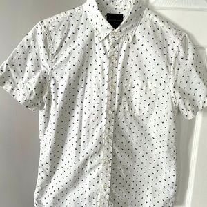 Men’s shirt sleeves collared shirt